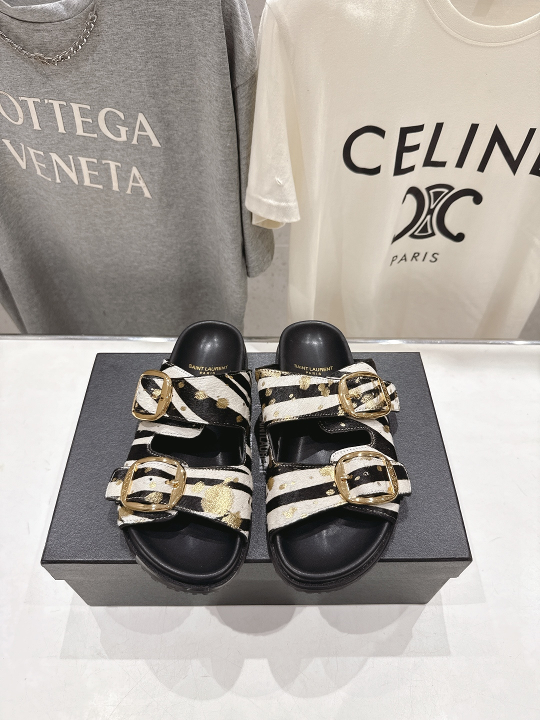 高版本出厂 SAINT LAURENT～F013 圣罗兰ysl 2026ss 夏季新品双排搭扣平底沙滩拖
