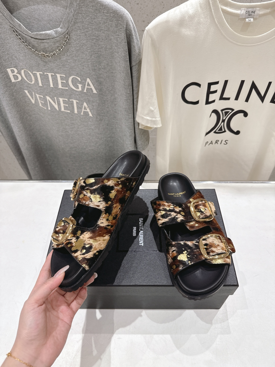 高版本出厂 SAINT LAURENT～F013 圣罗兰ysl 2026ss 夏季新品双排搭扣平底沙滩拖