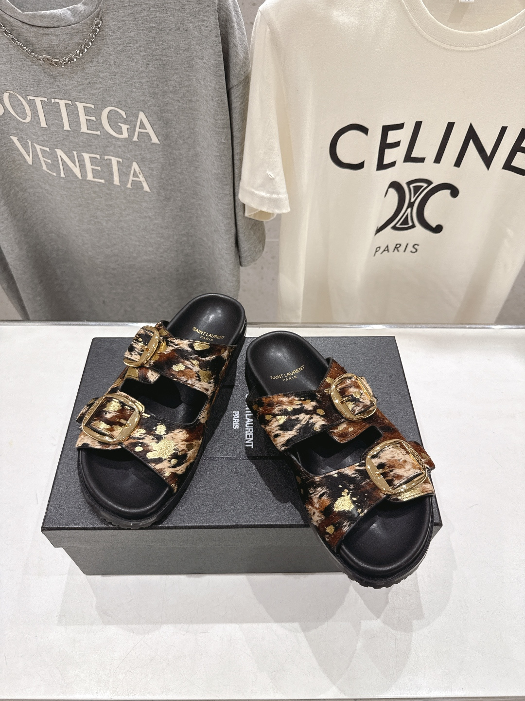 高版本出厂 SAINT LAURENT～F013 圣罗兰ysl 2026ss 夏季新品双排搭扣平底沙滩拖