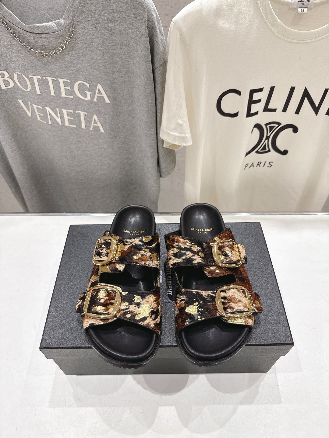 高版本出厂 SAINT LAURENT～F013 圣罗兰ysl 2026ss 夏季新品双排搭扣平底沙滩拖