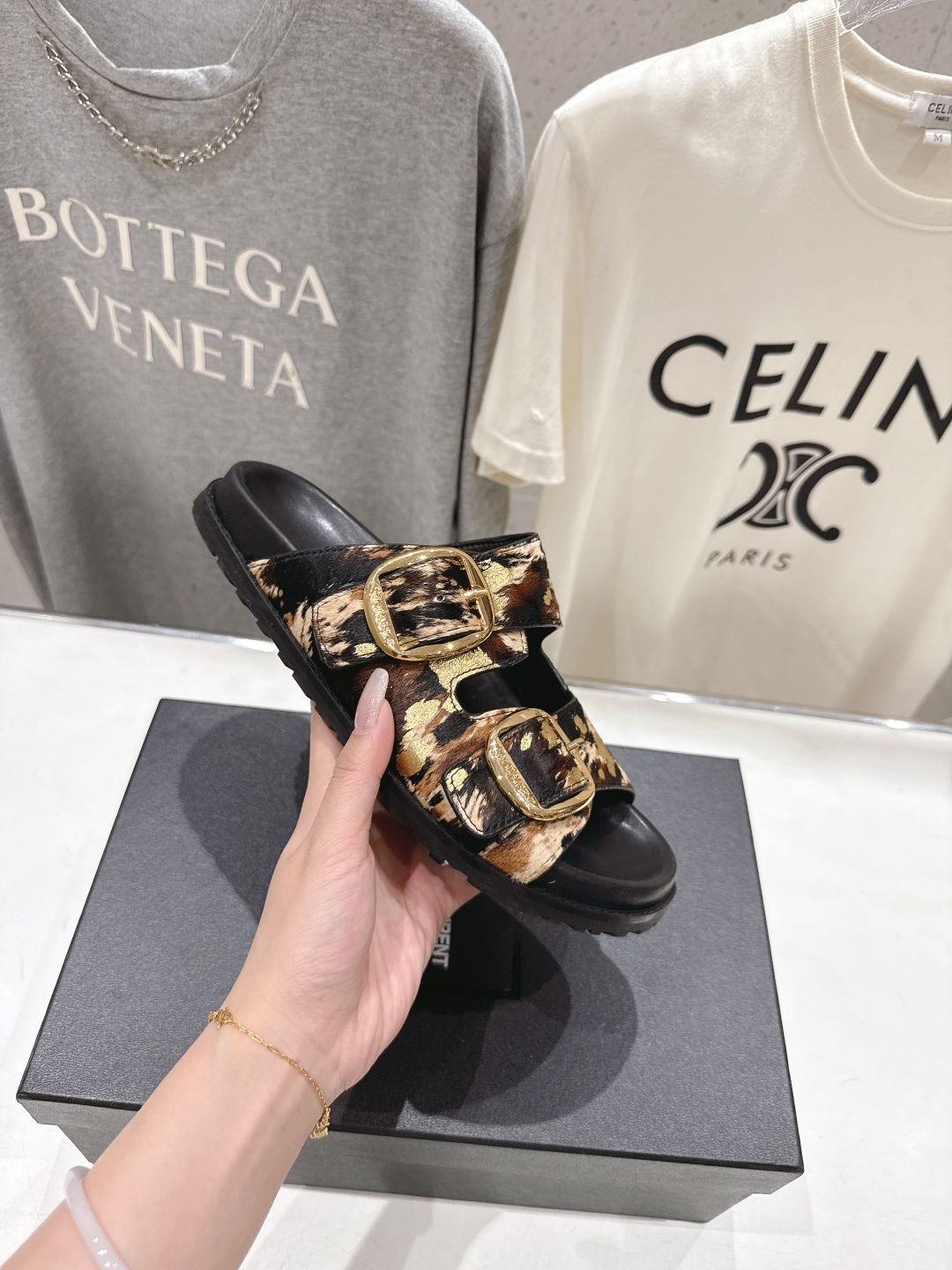 高版本出厂 SAINT LAURENT～F013 圣罗兰ysl 2026ss 夏季新品双排搭扣平底沙滩拖