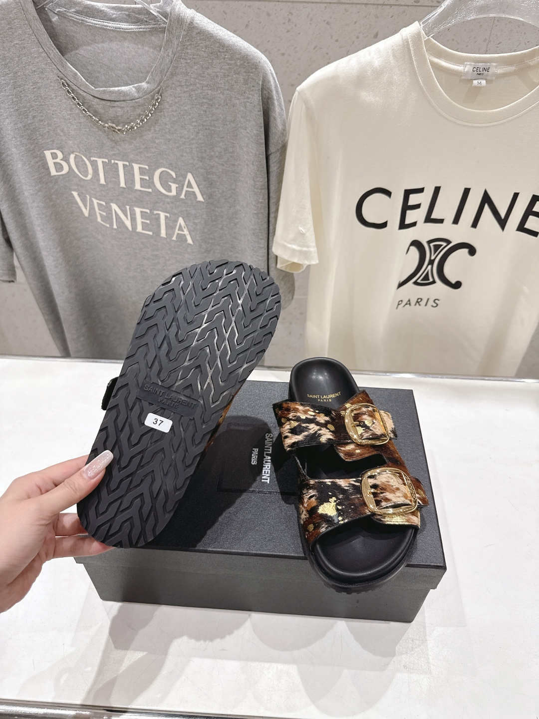 高版本出厂 SAINT LAURENT～F013 圣罗兰ysl 2026ss 夏季新品双排搭扣平底沙滩拖