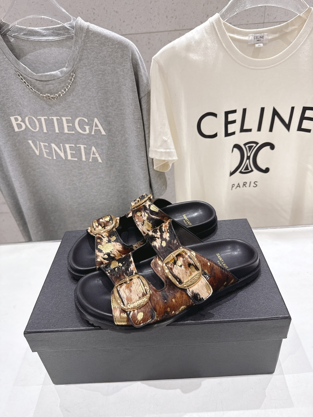 高版本出厂 SAINT LAURENT～F013 圣罗兰ysl 2026ss 夏季新品双排搭扣平底沙滩拖