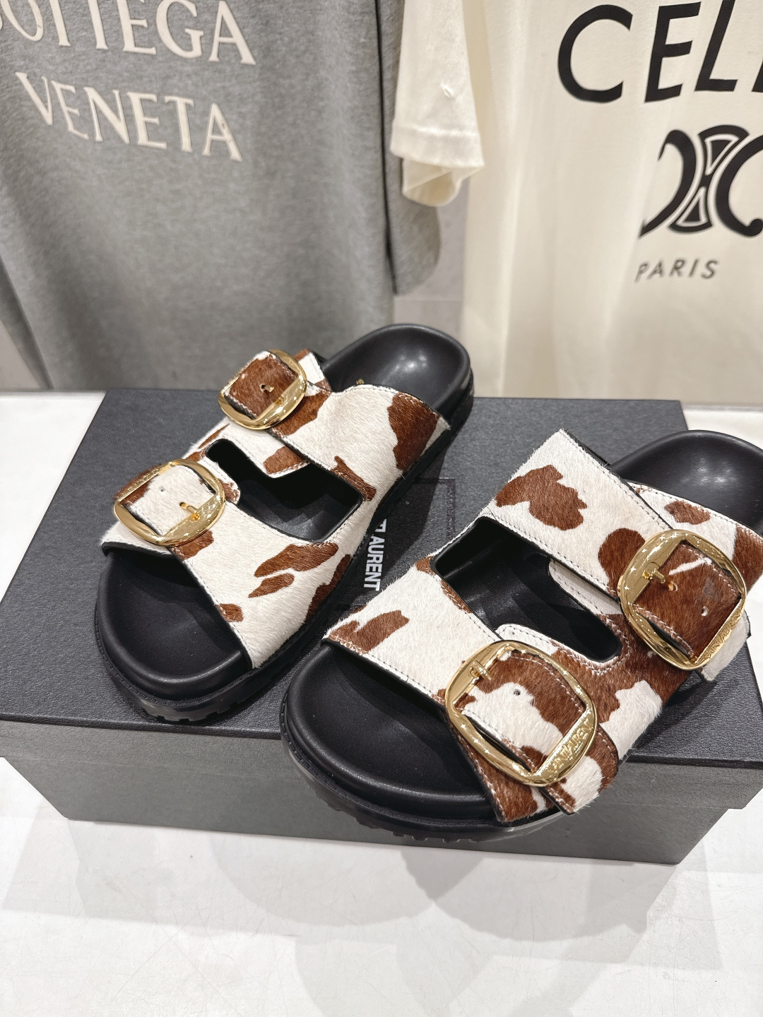 高版本出厂 SAINT LAURENT～F013 圣罗兰ysl 2026ss 夏季新品双排搭扣平底沙滩拖