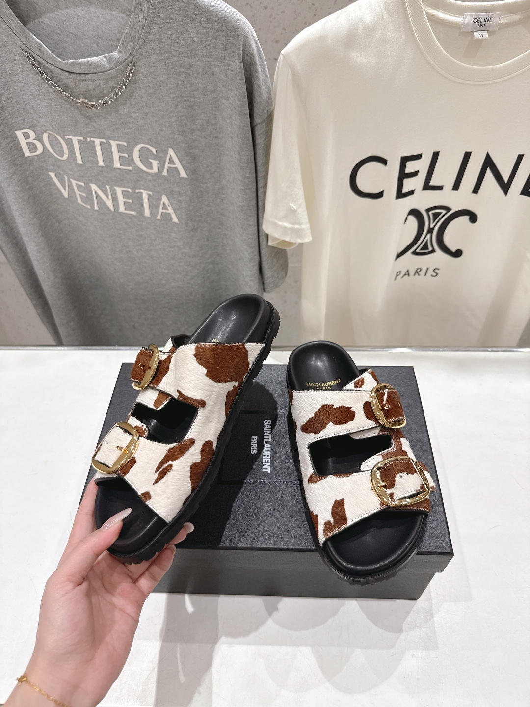 高版本出厂 SAINT LAURENT～F013 圣罗兰ysl 2026ss 夏季新品双排搭扣平底沙滩拖