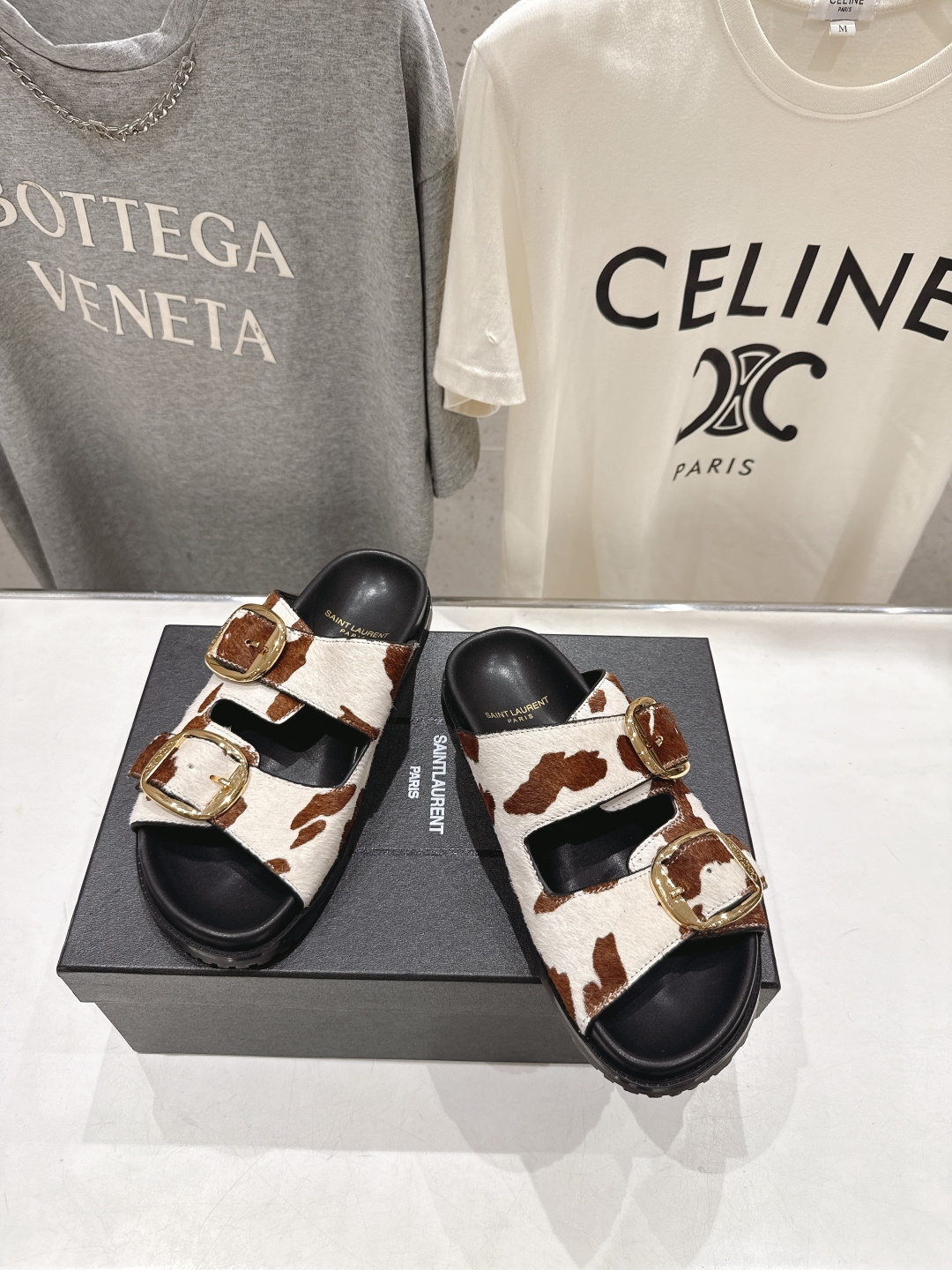 高版本出厂 SAINT LAURENT～F013 圣罗兰ysl 2026ss 夏季新品双排搭扣平底沙滩拖