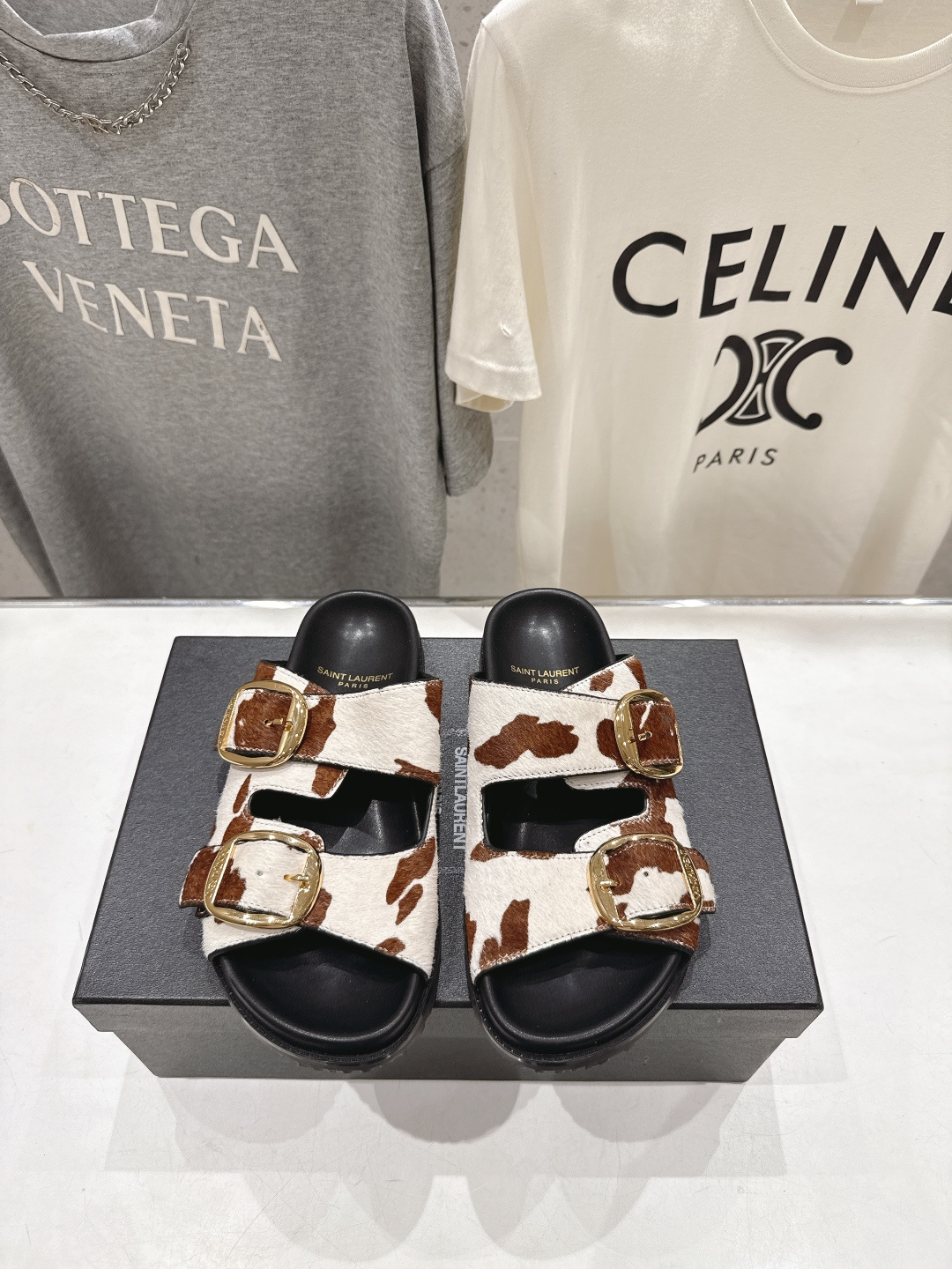 高版本出厂 SAINT LAURENT～F013 圣罗兰ysl 2026ss 夏季新品双排搭扣平底沙滩拖