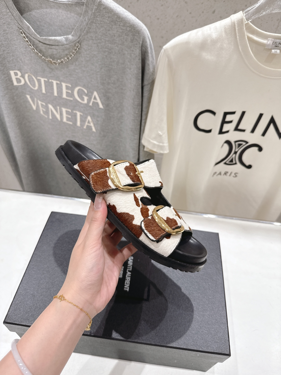 高版本出厂 SAINT LAURENT～F013 圣罗兰ysl 2026ss 夏季新品双排搭扣平底沙滩拖