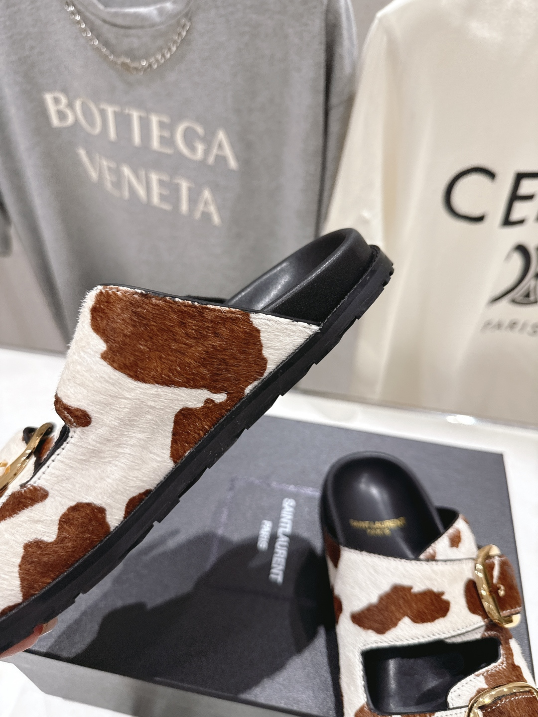 高版本出厂 SAINT LAURENT～F013 圣罗兰ysl 2026ss 夏季新品双排搭扣平底沙滩拖