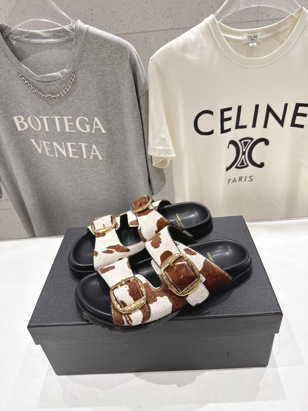 高版本出厂 SAINT LAURENT～F013 圣罗兰ysl 2026ss 夏季新品双排搭扣平底沙滩拖