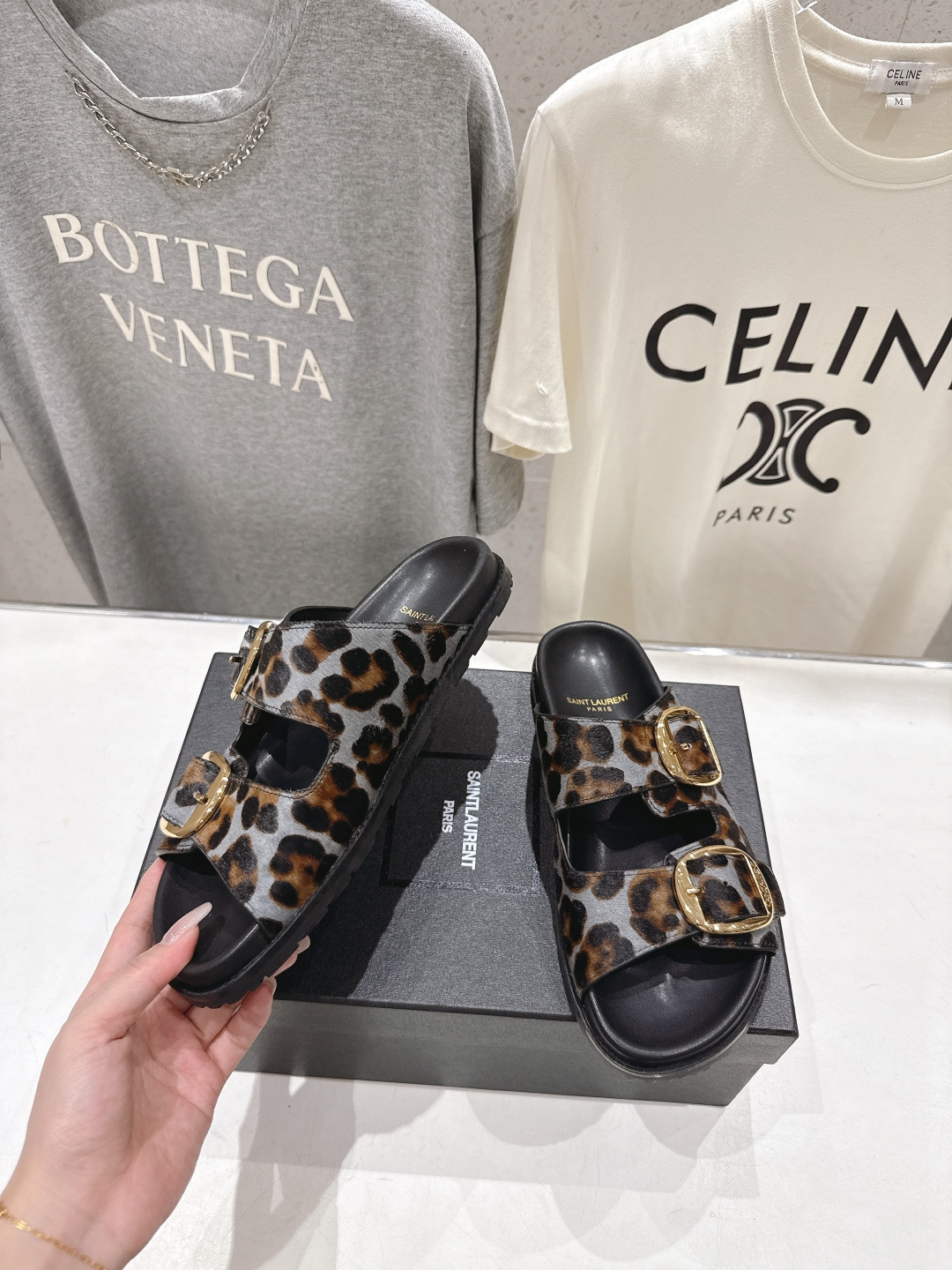 高版本出厂 SAINT LAURENT～F013 圣罗兰ysl 2026ss 夏季新品双排搭扣平底沙滩拖