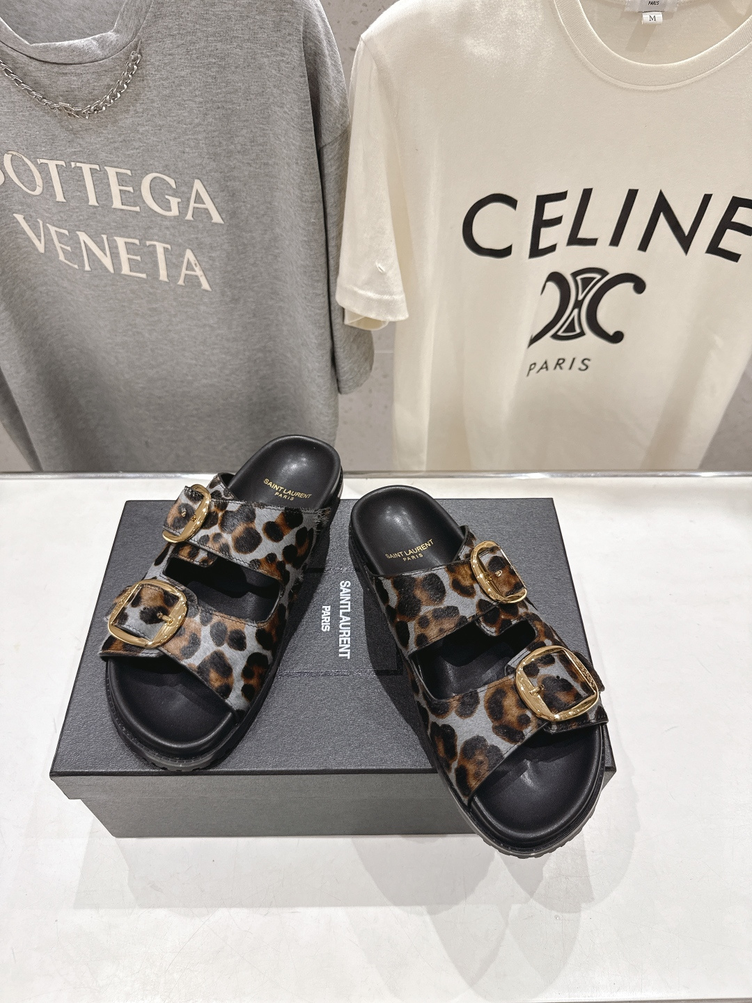 高版本出厂 SAINT LAURENT～F013 圣罗兰ysl 2026ss 夏季新品双排搭扣平底沙滩拖