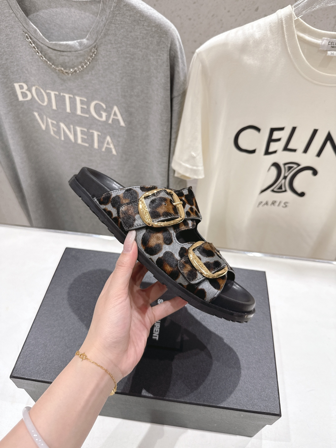 高版本出厂 SAINT LAURENT～F013 圣罗兰ysl 2026ss 夏季新品双排搭扣平底沙滩拖