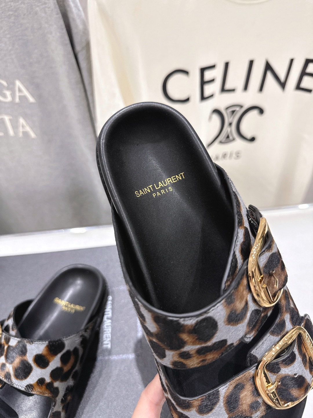 高版本出厂 SAINT LAURENT～F013 圣罗兰ysl 2026ss 夏季新品双排搭扣平底沙滩拖