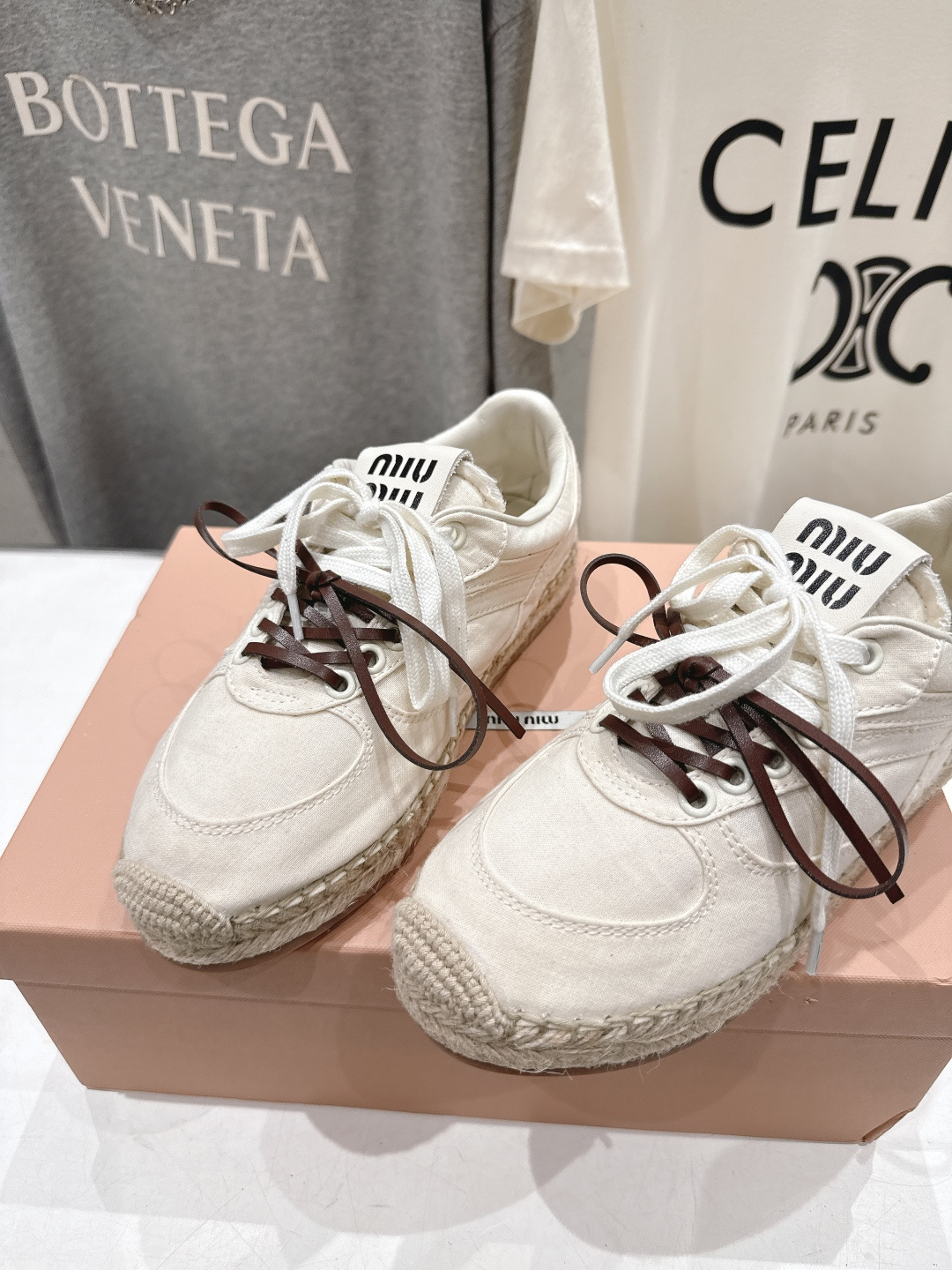 高版本出厂 MiuMiu/缪缪F022 2026ss新款麻绳底渔夫鞋一脚蹬乐福鞋休闲鞋原版开模 所有材质