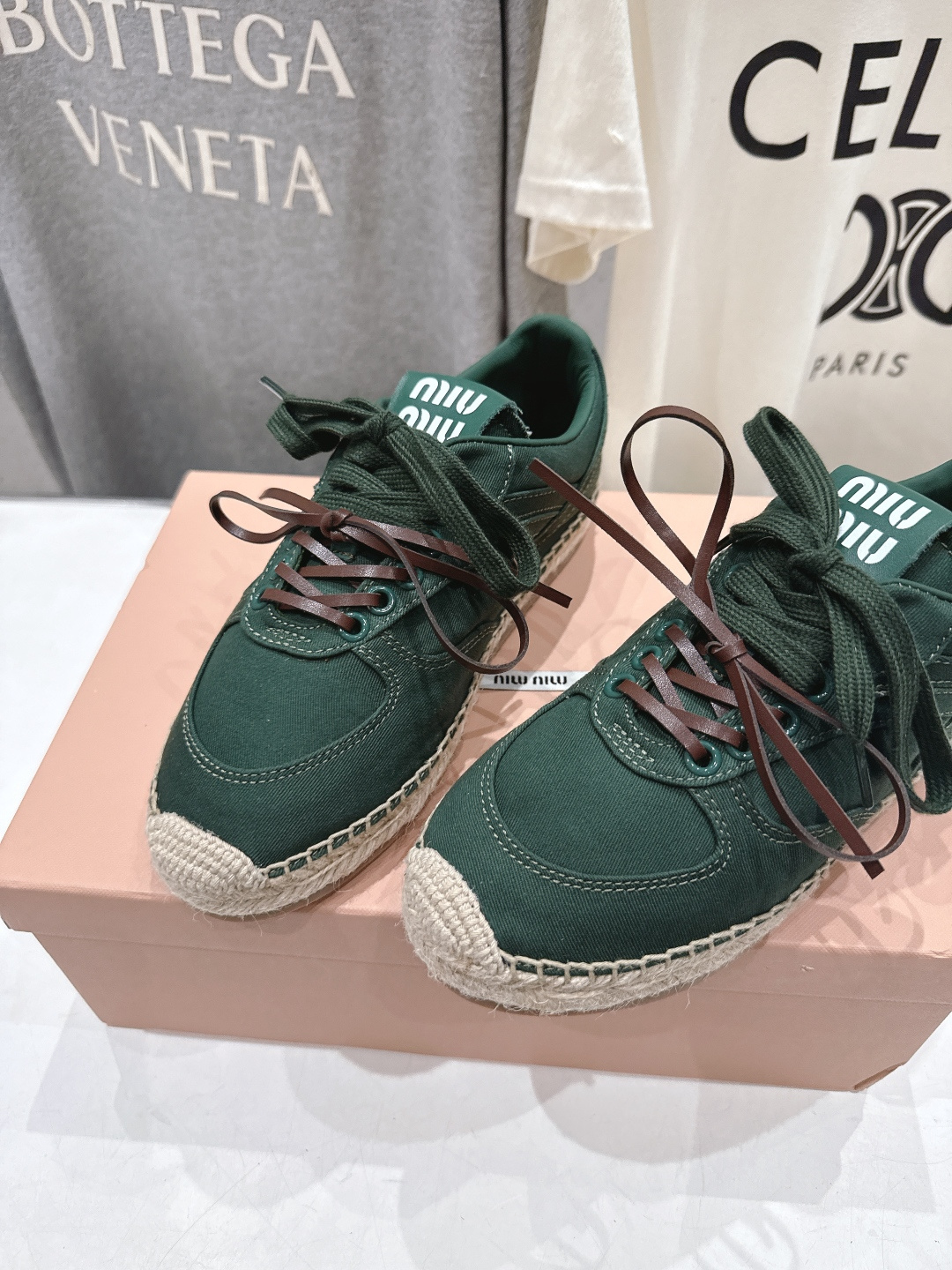 高版本出厂 MiuMiu/缪缪F022 2026ss新款麻绳底渔夫鞋一脚蹬乐福鞋休闲鞋原版开模 所有材质