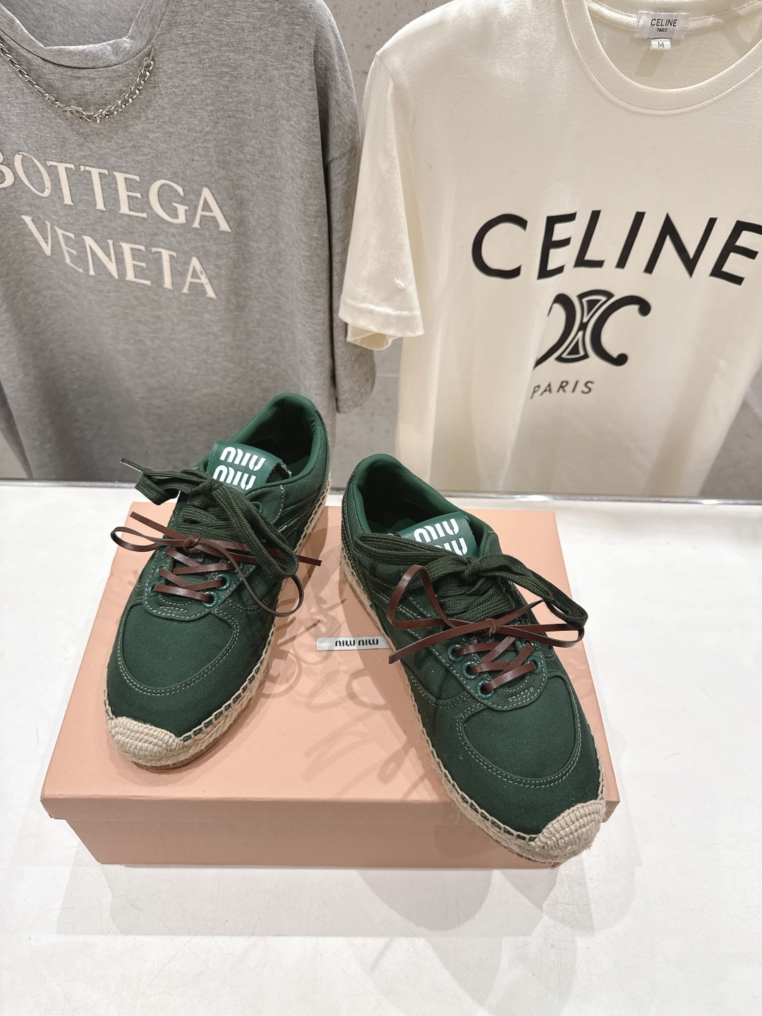 高版本出厂 MiuMiu/缪缪F022 2026ss新款麻绳底渔夫鞋一脚蹬乐福鞋休闲鞋原版开模 所有材质