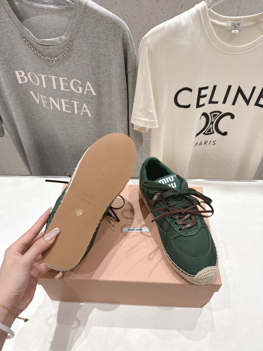 高版本出厂 MiuMiu/缪缪F022 2026ss新款麻绳底渔夫鞋一脚蹬乐福鞋休闲鞋原版开模 所有材质