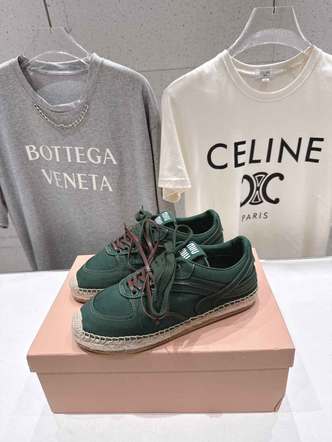 高版本出厂 MiuMiu/缪缪F022 2026ss新款麻绳底渔夫鞋一脚蹬乐福鞋休闲鞋原版开模 所有材质