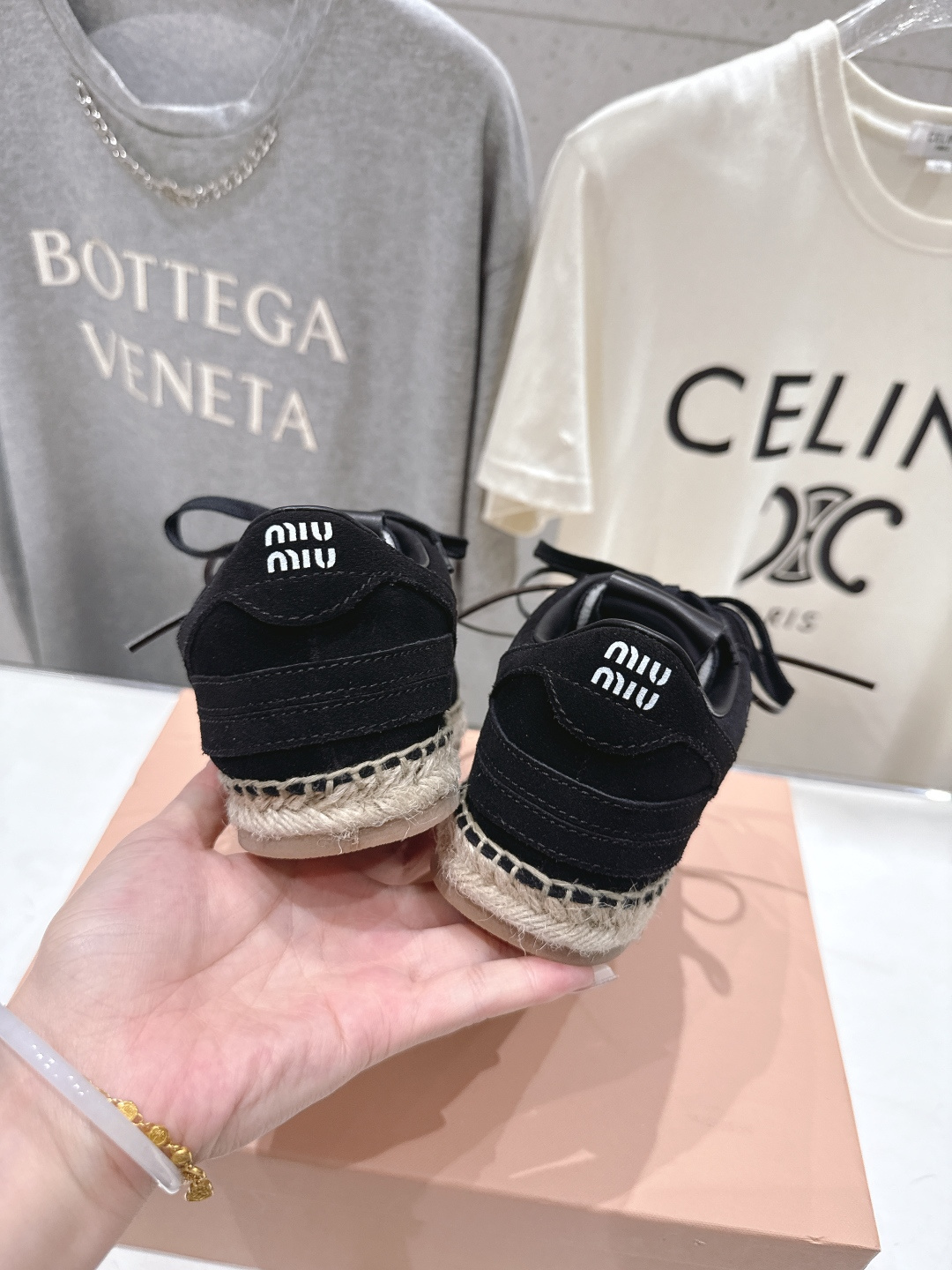 高版本出厂 MiuMiu/缪缪F022 2026ss新款麻绳底渔夫鞋一脚蹬乐福鞋休闲鞋原版开模 所有材质