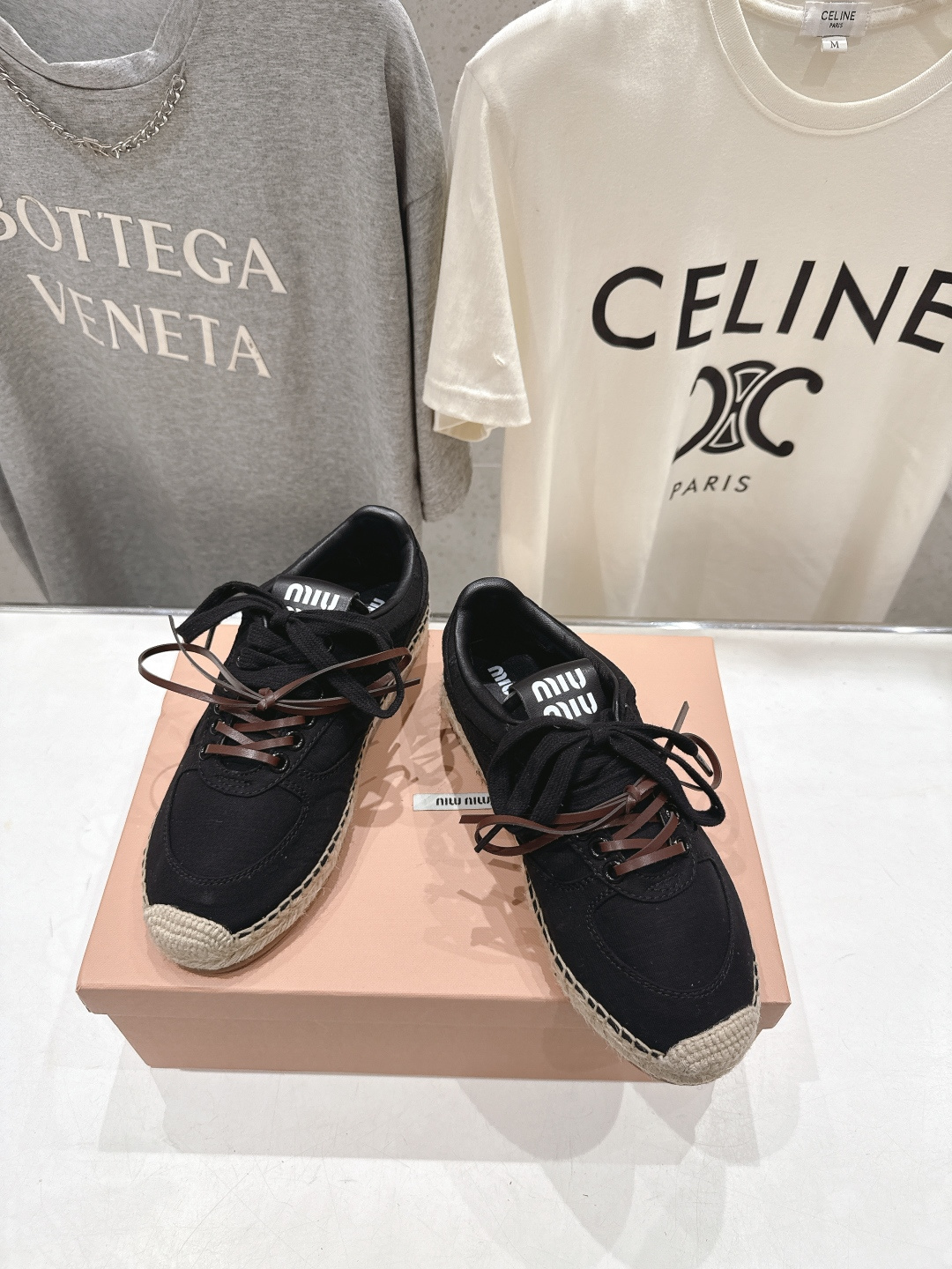 高版本出厂 MiuMiu/缪缪F022 2026ss新款麻绳底渔夫鞋一脚蹬乐福鞋休闲鞋原版开模 所有材质