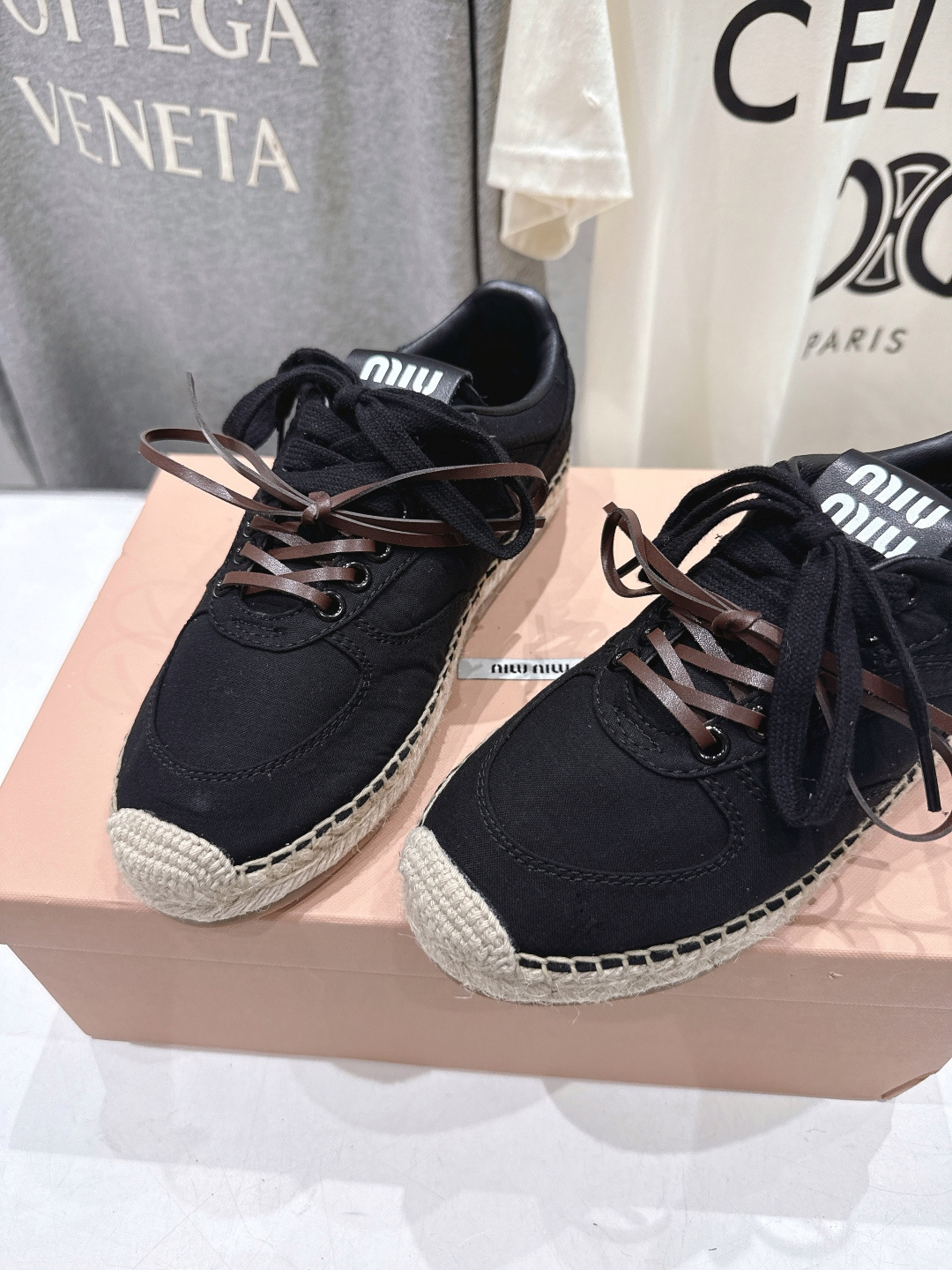 高版本出厂 MiuMiu/缪缪F022 2026ss新款麻绳底渔夫鞋一脚蹬乐福鞋休闲鞋原版开模 所有材质