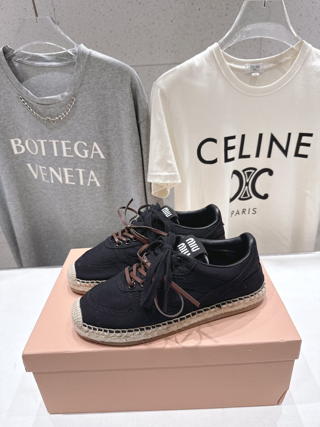 高版本出厂 MiuMiu/缪缪F022 2026ss新款麻绳底渔夫鞋一脚蹬乐福鞋休闲鞋原版开模 所有材质