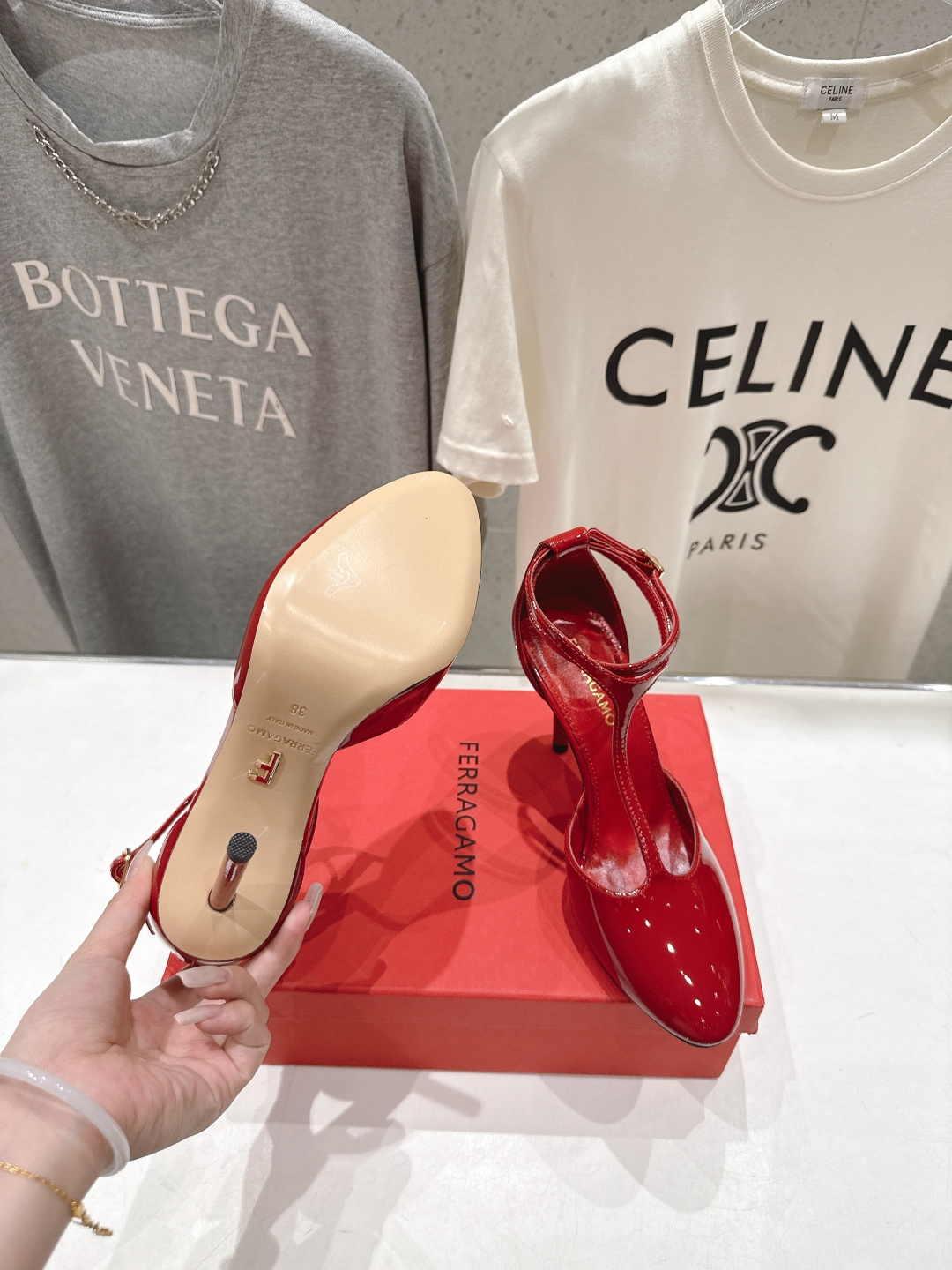 高版本出厂 FERRAGAMO/菲拉格慕F030 2026ss新款高跟鞋凉鞋FAM今期高频曝光的高跟凉鞋