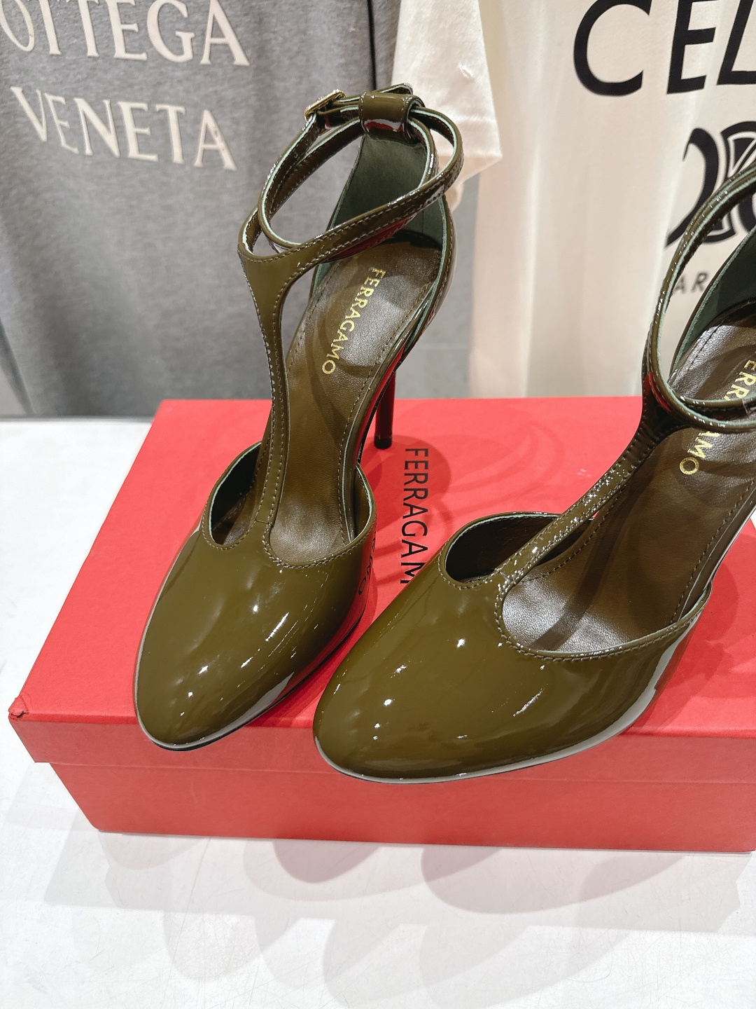 高版本出厂 FERRAGAMO/菲拉格慕F030 2026ss新款高跟鞋凉鞋FAM今期高频曝光的高跟凉鞋