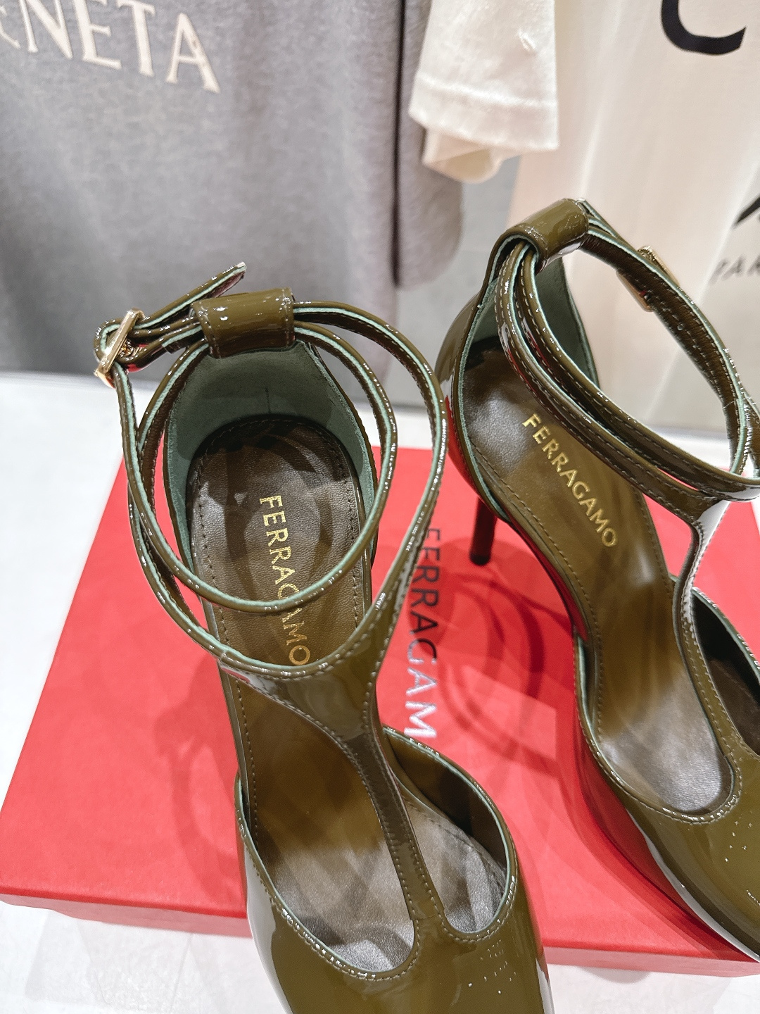 高版本出厂 FERRAGAMO/菲拉格慕F030 2026ss新款高跟鞋凉鞋FAM今期高频曝光的高跟凉鞋