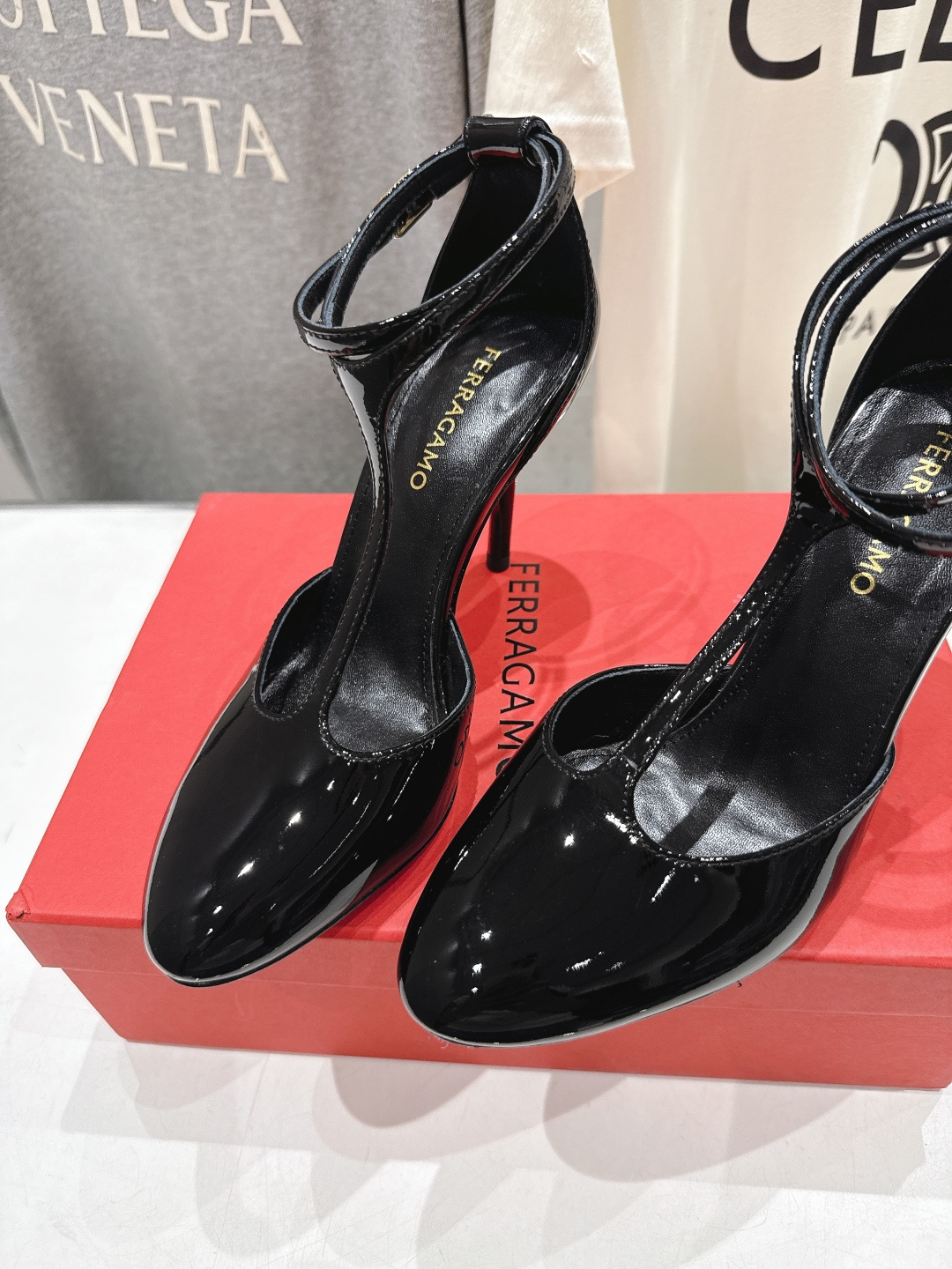 高版本出厂 FERRAGAMO/菲拉格慕F030 2026ss新款高跟鞋凉鞋FAM今期高频曝光的高跟凉鞋