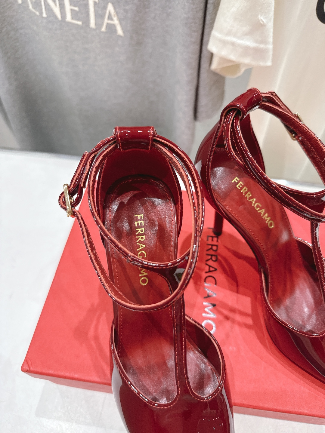 高版本出厂 FERRAGAMO/菲拉格慕F030 2026ss新款高跟鞋凉鞋FAM今期高频曝光的高跟凉鞋