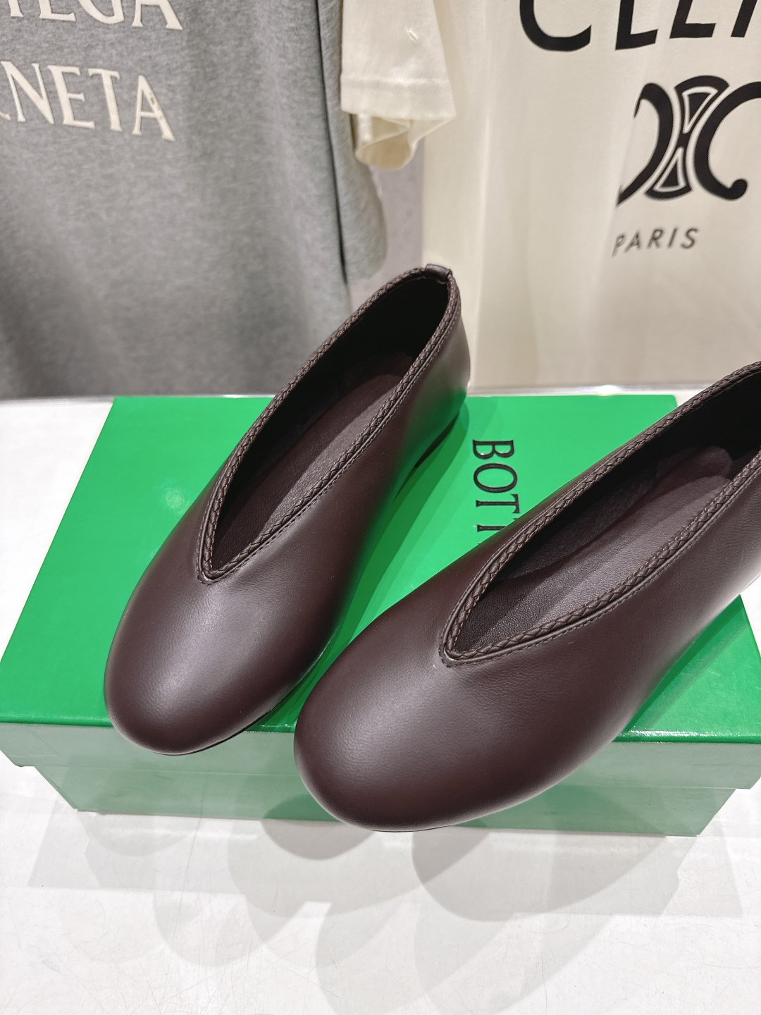 高版本出厂Bottega Veneta/BV F065 2026ss新款编织玛丽珍平底鞋乐福鞋 高定的配