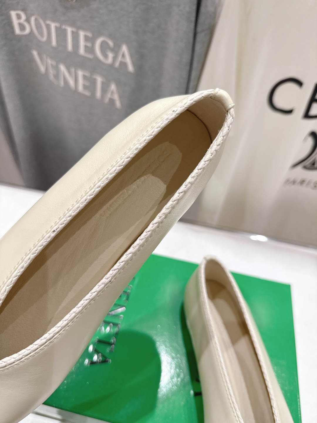 高版本出厂Bottega Veneta/BV F065 2026ss新款编织玛丽珍平底鞋乐福鞋 高定的配
