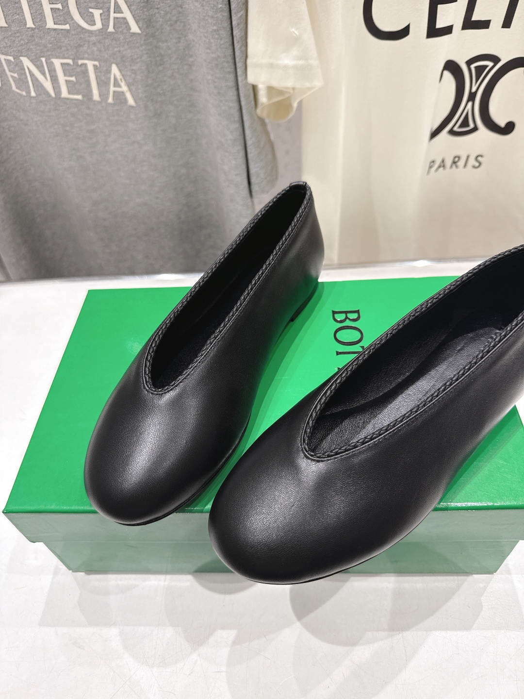 高版本出厂Bottega Veneta/BV F065 2026ss新款编织玛丽珍平底鞋乐福鞋 高定的配