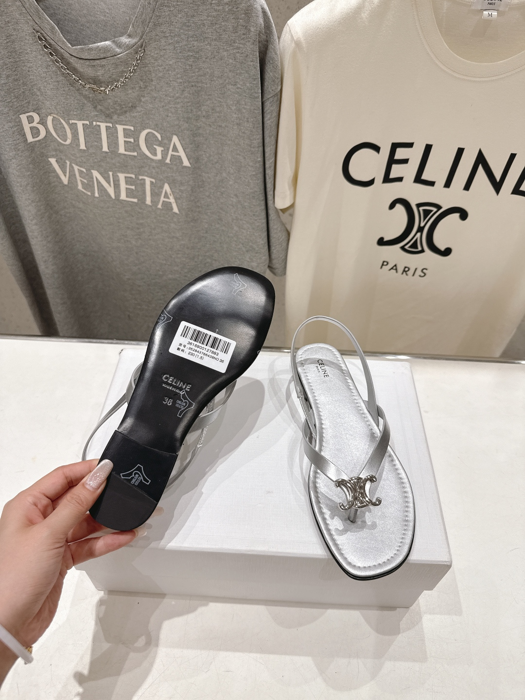 高版本出厂 Celine~赛琳F018 2026ss夏季新款平底时尚罗马风夹脚平底凉鞋New Celin