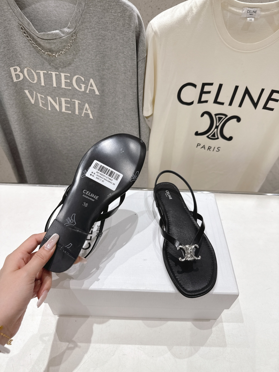 高版本出厂 Celine~赛琳F018 2026ss夏季新款平底时尚罗马风夹脚平底凉鞋New Celin