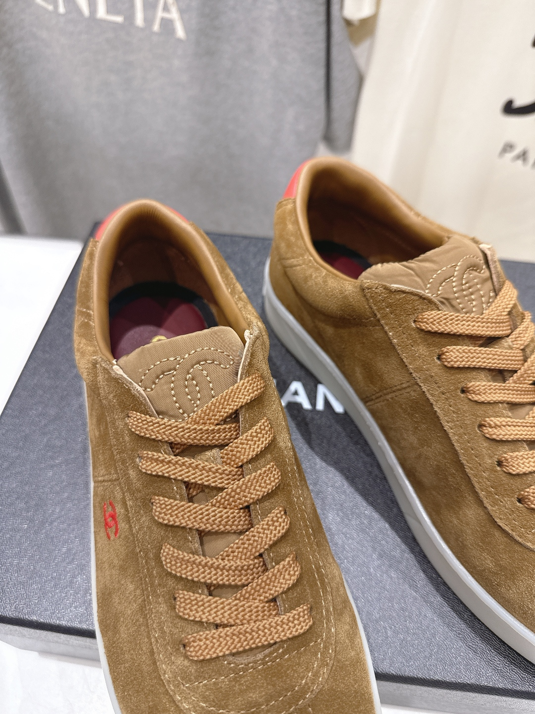 高版本出厂 Chanel*香奈儿~小香2026ss最新款系带平底休闲鞋，目前超级流行的饼干鞋网红明星小红