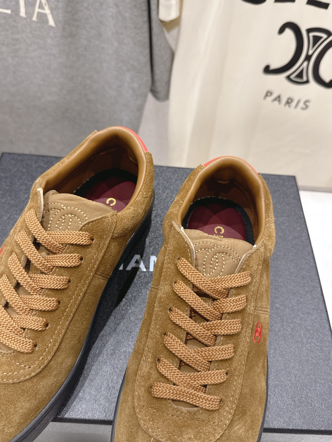 高版本出厂 Chanel*香奈儿~小香2026ss最新款系带平底休闲鞋，目前超级流行的饼干鞋网红明星小红