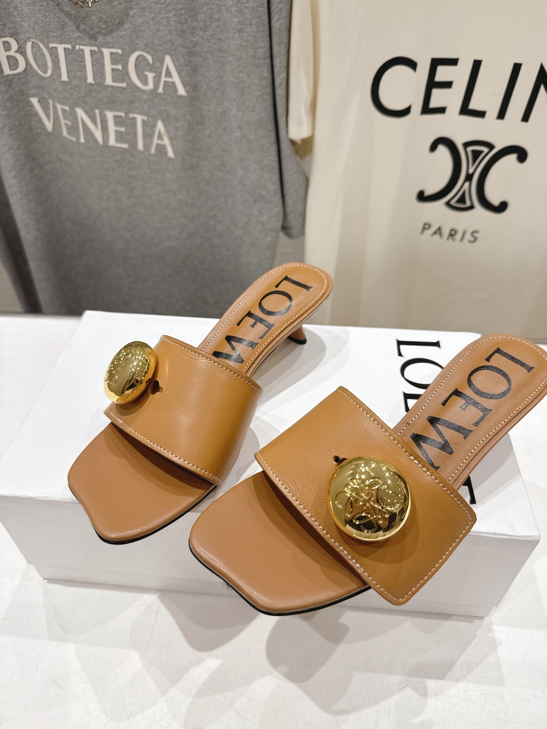 高版本出厂 LOEWE/罗意威F036 2026/ss新品复古风沙滩高跟拖鞋～小红书、外网火爆款最近大热