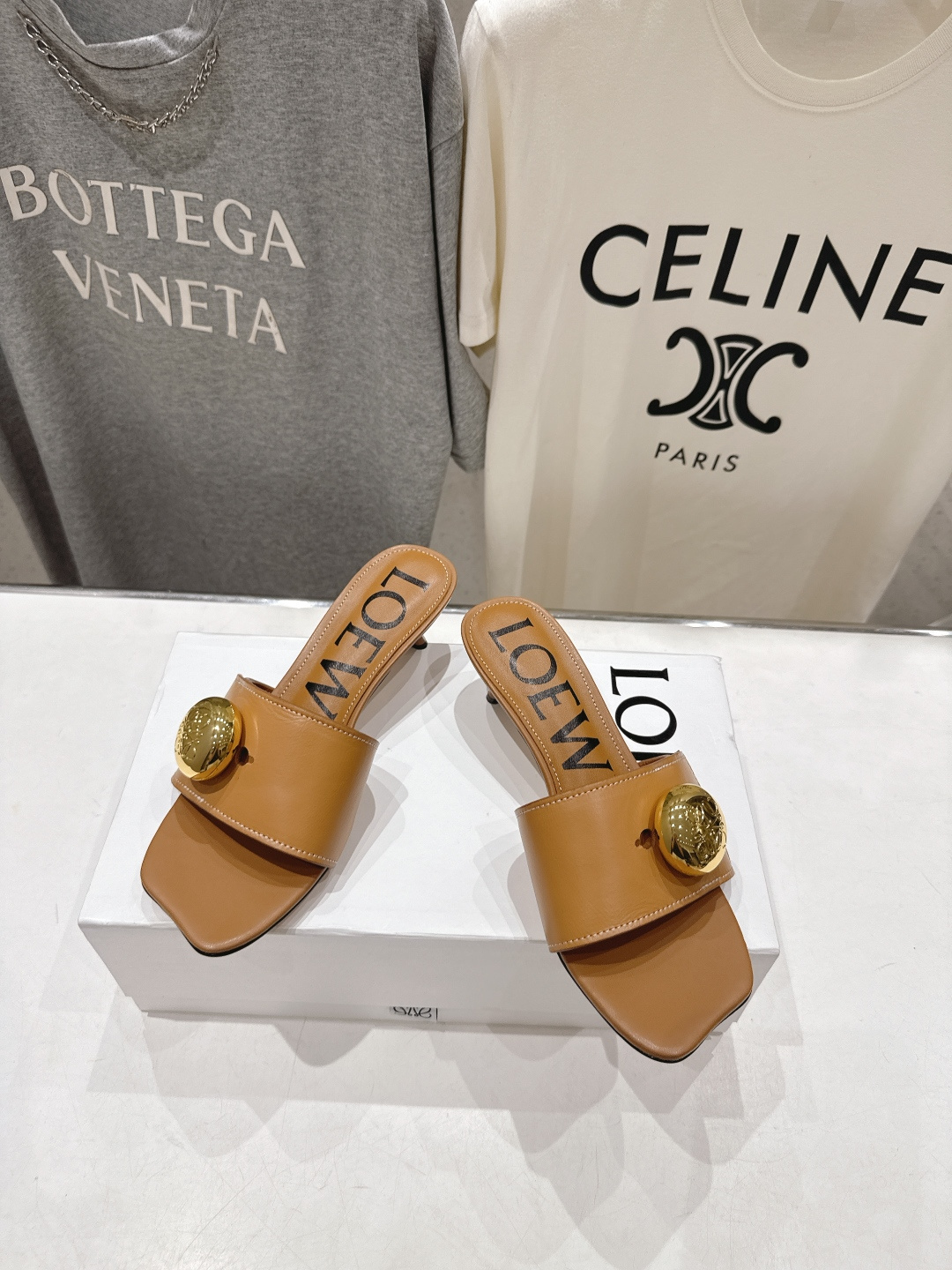 高版本出厂 LOEWE/罗意威F036 2026/ss新品复古风沙滩高跟拖鞋～小红书、外网火爆款最近大热