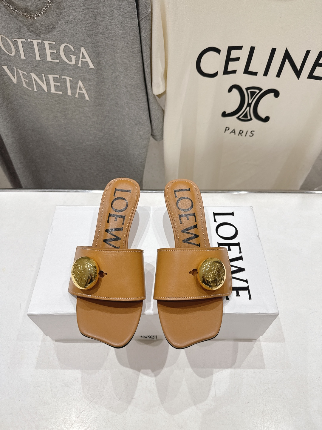 高版本出厂 LOEWE/罗意威F036 2026/ss新品复古风沙滩高跟拖鞋～小红书、外网火爆款最近大热