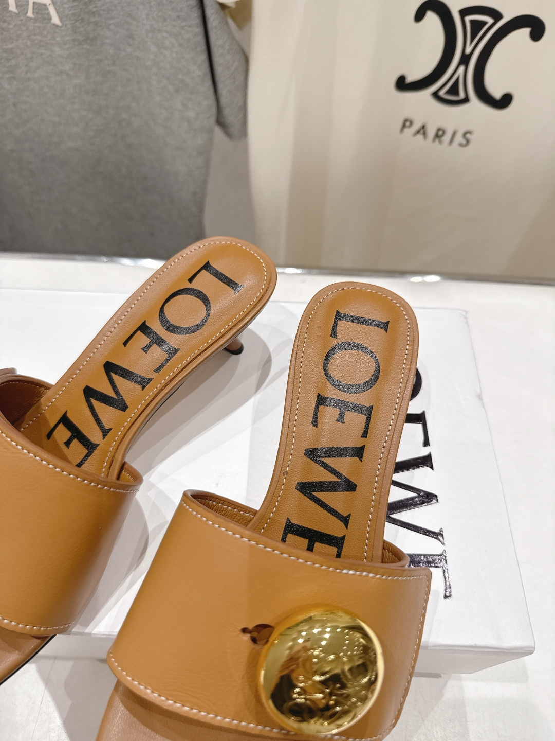 高版本出厂 LOEWE/罗意威F036 2026/ss新品复古风沙滩高跟拖鞋～小红书、外网火爆款最近大热