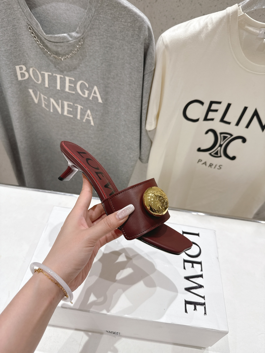 高版本出厂 LOEWE/罗意威F036 2026/ss新品复古风沙滩高跟拖鞋～小红书、外网火爆款最近大热