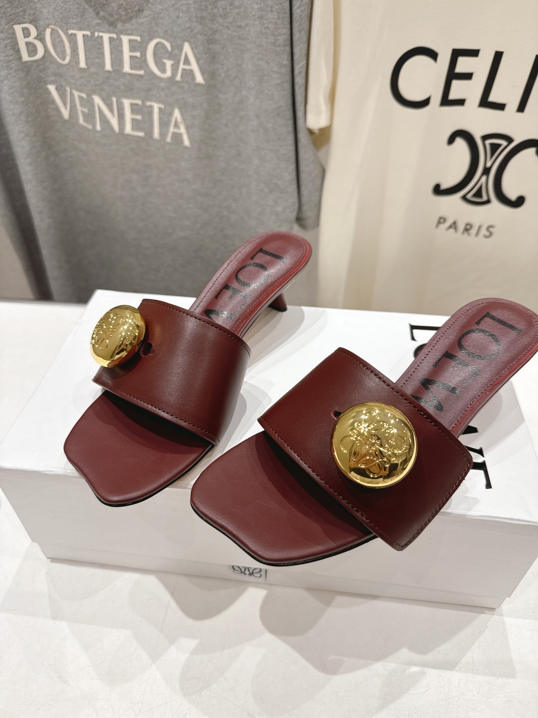 高版本出厂 LOEWE/罗意威F036 2026/ss新品复古风沙滩高跟拖鞋～小红书、外网火爆款最近大热