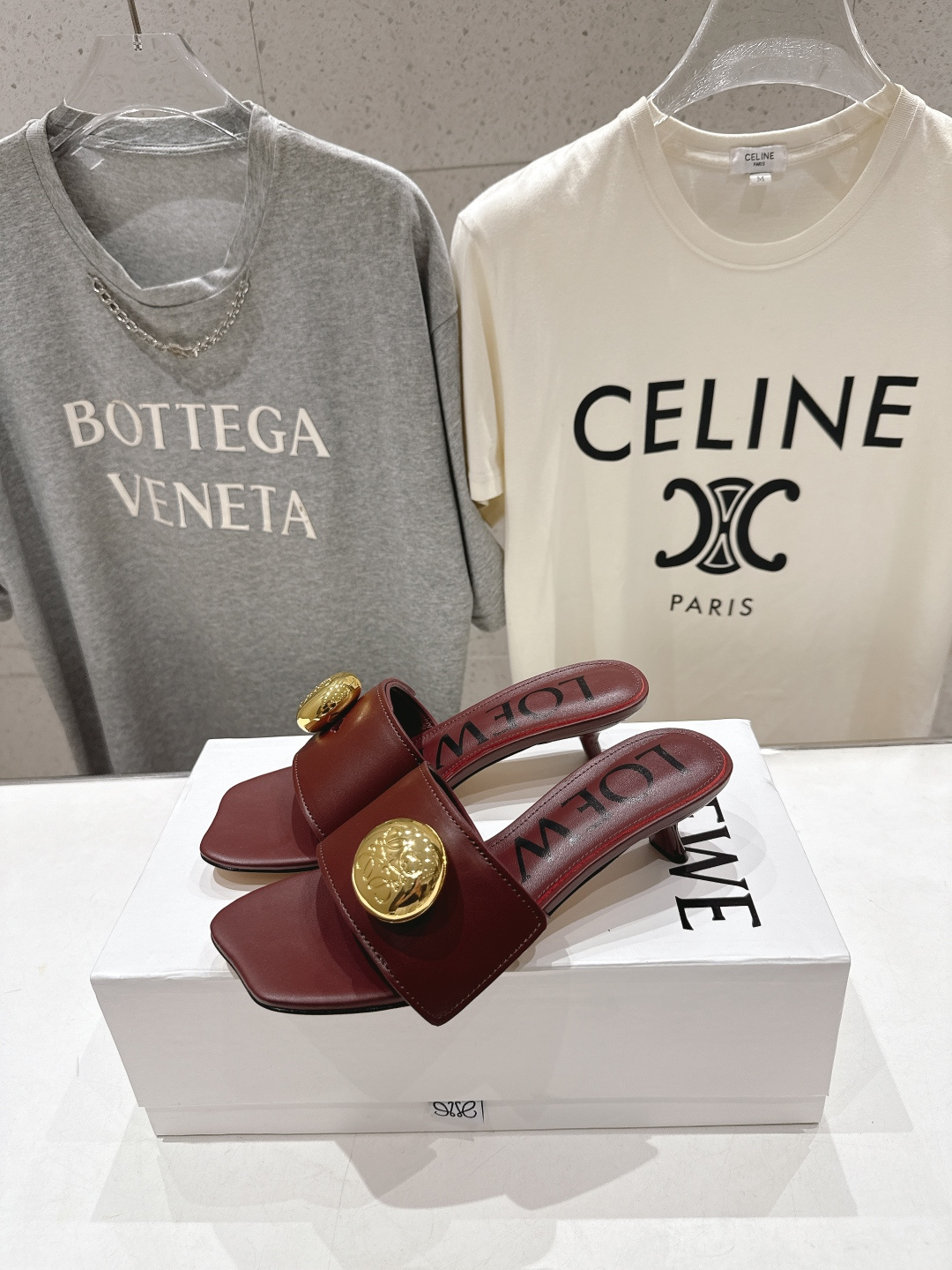 高版本出厂 LOEWE/罗意威F036 2026/ss新品复古风沙滩高跟拖鞋～小红书、外网火爆款最近大热