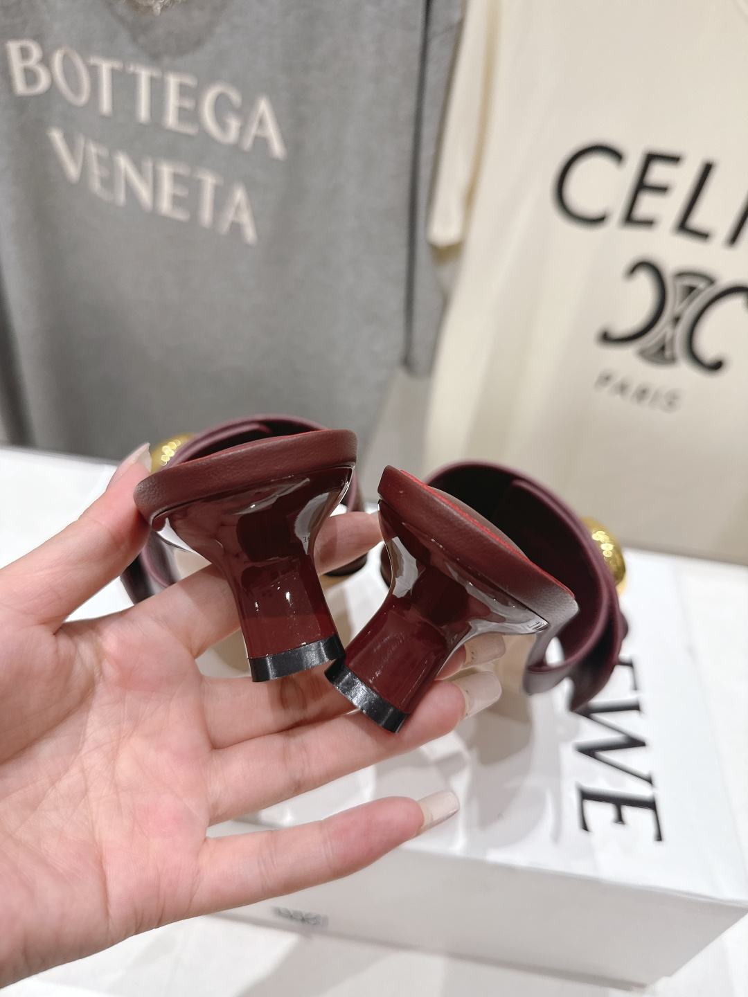 高版本出厂 LOEWE/罗意威F036 2026/ss新品复古风沙滩高跟拖鞋～小红书、外网火爆款最近大热