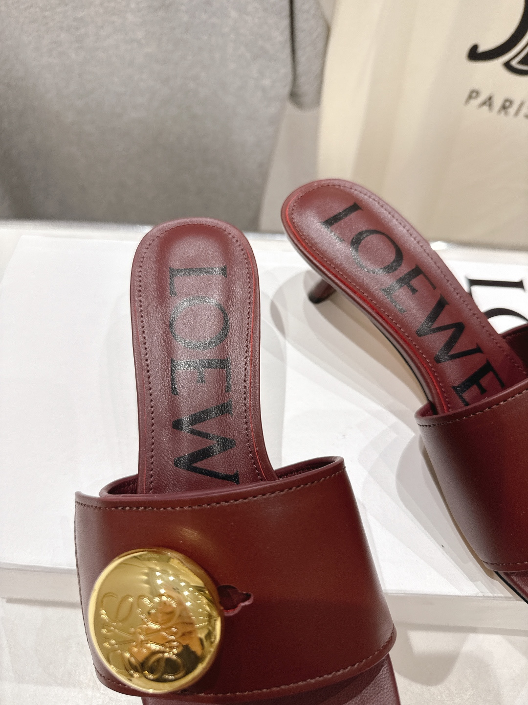 高版本出厂 LOEWE/罗意威F036 2026/ss新品复古风沙滩高跟拖鞋～小红书、外网火爆款最近大热