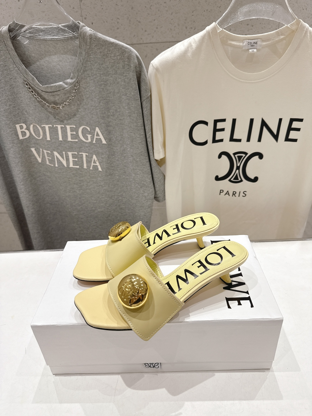 高版本出厂 LOEWE/罗意威F036 2026/ss新品复古风沙滩高跟拖鞋～小红书、外网火爆款最近大热