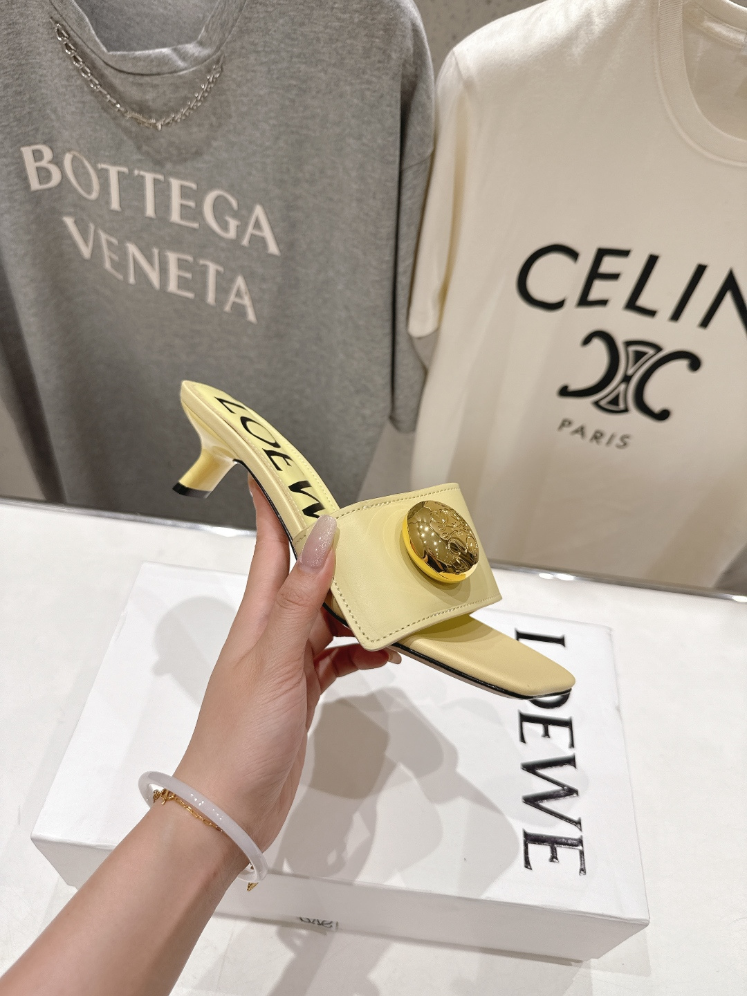 高版本出厂 LOEWE/罗意威F036 2026/ss新品复古风沙滩高跟拖鞋～小红书、外网火爆款最近大热